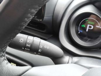Toyota Yaris 1.5 Hybrid Design 5dr CVT