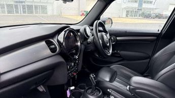 MINI Hatchback 5dr 1.5 Cooper Exclusive 5dr Auto
