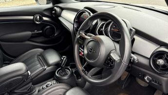 MINI Hatchback 5dr 1.5 Cooper Exclusive 5dr Auto