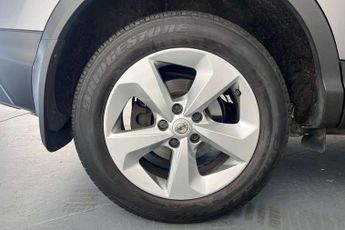 Nissan Qashqai 1.3 DiG-T 160 Acenta Premium 5dr DCT