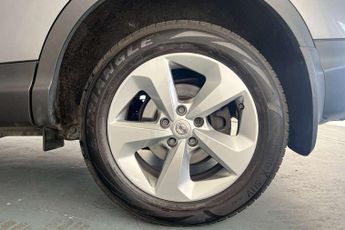 Nissan Qashqai 1.3 DiG-T 160 Acenta Premium 5dr DCT