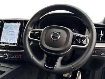 Volvo XC60 2.0 B5P R DESIGN 5dr AWD Geartronic