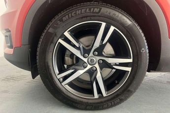Volvo XC40 2.0 B4P R DESIGN 5dr Auto