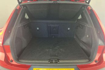 Volvo XC40 2.0 B4P R DESIGN 5dr Auto