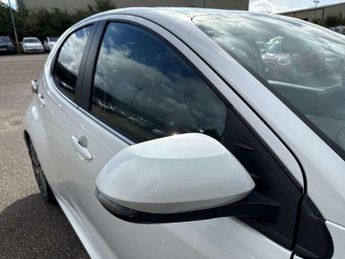 Toyota Yaris 1.5 Hybrid Excel 5dr CVT