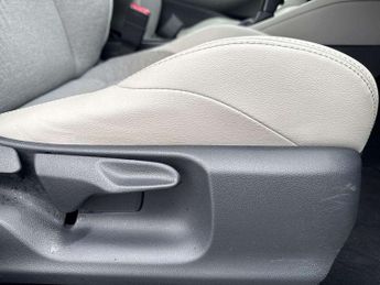 Toyota Yaris 1.5 Hybrid Excel 5dr CVT