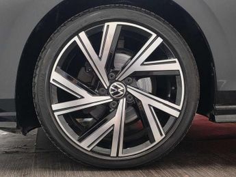 Volkswagen Golf 1.5 eTSI 150 R-Line 5dr DSG