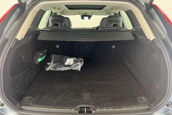 Volvo XC60 2.0 T6 RC PHEV Inscription Expression 5dr AWD Auto