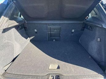 Volvo XC40 Recharge 1.5 T4 Recharge PHEV Plus Dark 5dr Auto