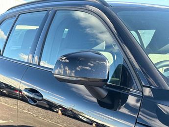 Volvo XC40 Recharge 1.5 T4 Recharge PHEV Plus Dark 5dr Auto