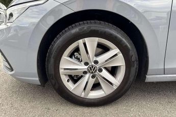 Volkswagen Golf 2.0 TDI Life 5dr DSG