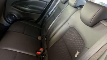 Nissan Juke 1.0 DiG-T N-Connecta 5dr DCT