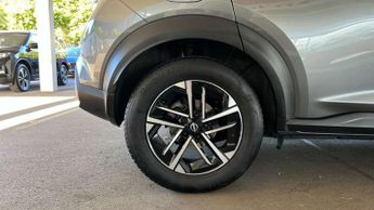 Nissan Juke 1.0 DiG-T N-Connecta 5dr DCT