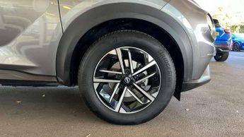 Nissan Juke 1.0 DiG-T N-Connecta 5dr DCT