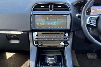 Jaguar F-Pace 2.0d Portfolio 5dr Auto AWD