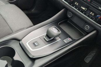 Nissan Qashqai 1.3 DiG-T MH 158 N-Connecta 5dr Xtronic
