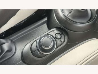 MINI Hatchback 5dr 1.5 Cooper Exclusive 5dr Auto [Comfort/Nav Pack]