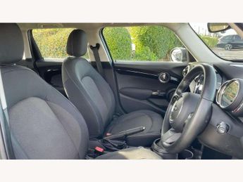 MINI Hatchback 5dr 1.5 Cooper Classic 5dr Auto