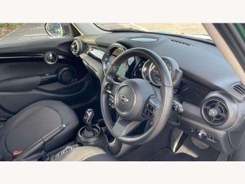 MINI Hatchback 5dr 1.5 Cooper Classic 5dr Auto