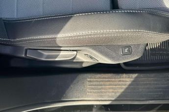 Vauxhall Grandland 1.2 Hybrid [136] Ultimate 5dr e-DCT6 [Pan Roof]