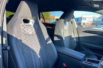 Volkswagen Passat Estate 1.5 TSI eHybrid R-Line 5dr DSG