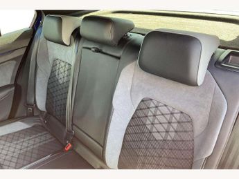 Volkswagen Golf 2.0 TDI 150 R-Line 5dr DSG