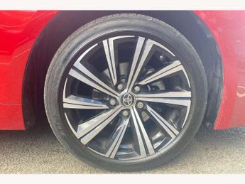 Toyota Corolla 1.8 VVT-i Hybrid Design 5dr CVT