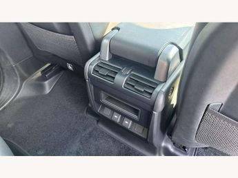Land Rover Defender 3.0 D300 X-Dynamic HSE 110 5dr Auto