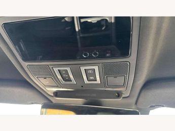 Land Rover Defender 3.0 D300 X-Dynamic HSE 110 5dr Auto