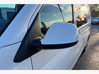 Volkswagen Transporter 2.0 TDI 150 Highline Kombi Van DSG
