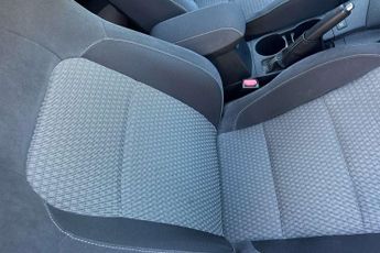 Toyota Auris 1.8 Hybrid Design TSS 5dr CVT [Nav]