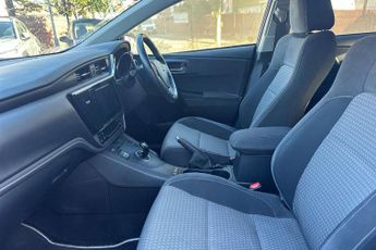 Toyota Auris 1.8 Hybrid Design TSS 5dr CVT [Nav]