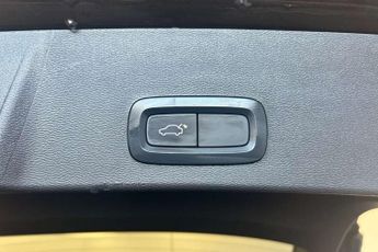 Volvo XC40 1.5 T3 [163] R DESIGN 5dr Geartronic