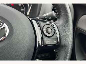 Toyota Yaris 1.5 Hybrid Icon Tech 5dr CVT