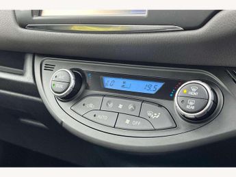 Toyota Yaris 1.5 Hybrid Icon Tech 5dr CVT