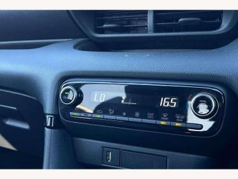 Toyota Yaris 1.5 Hybrid Dynamic 5dr CVT
