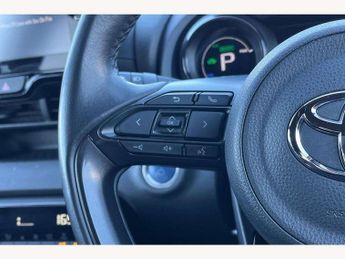 Toyota Yaris 1.5 Hybrid Dynamic 5dr CVT