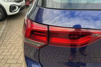 Volkswagen Golf 2.0 TDI Life 5dr DSG