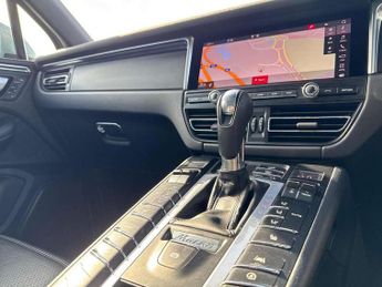 Porsche Macan 5dr PDK