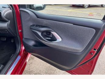 Toyota Yaris 1.5 Hybrid Design 5dr CVT