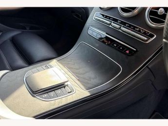 Mercedes-Benz GLC GLC 220d 4Matic AMG Line Premium 5dr 9G-Tronic