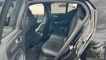 Volvo XC40 2.0 B3P Plus Dark 5dr Auto