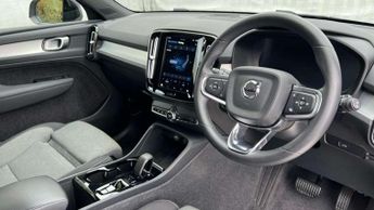 Volvo XC40 2.0 B4P Plus Dark 5dr Auto