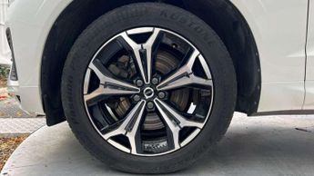 Volvo XC60 2.0 B4D Momentum 5dr AWD Geartronic