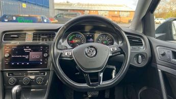 Volkswagen e-Golf 99kW e-Golf 35kWh 5dr Auto