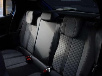 Peugeot 208 1.2 Hybrid 100 Allure 5dr e-DSC6