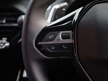 Peugeot 208 1.2 Hybrid 100 Allure 5dr e-DSC6