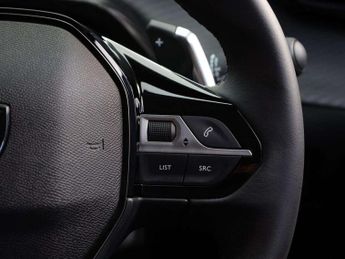 Peugeot 208 1.2 Hybrid 100 Allure 5dr e-DSC6