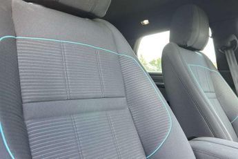 Land Rover Range Rover Evoque 2.0 P200 R-Dynamic 5dr Auto