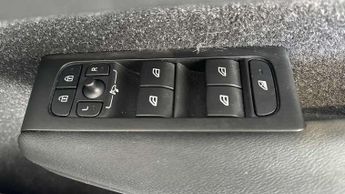 Volvo XC40 2.0 D3 R DESIGN 5dr Geartronic